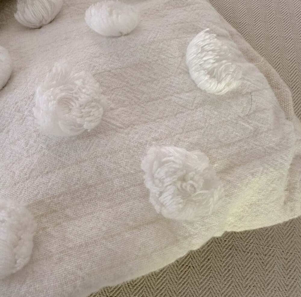 WEST ELM Cotton Candlewick Tufted Dots Pillow Cover 24x24 Ivory - Picture 3 of 5